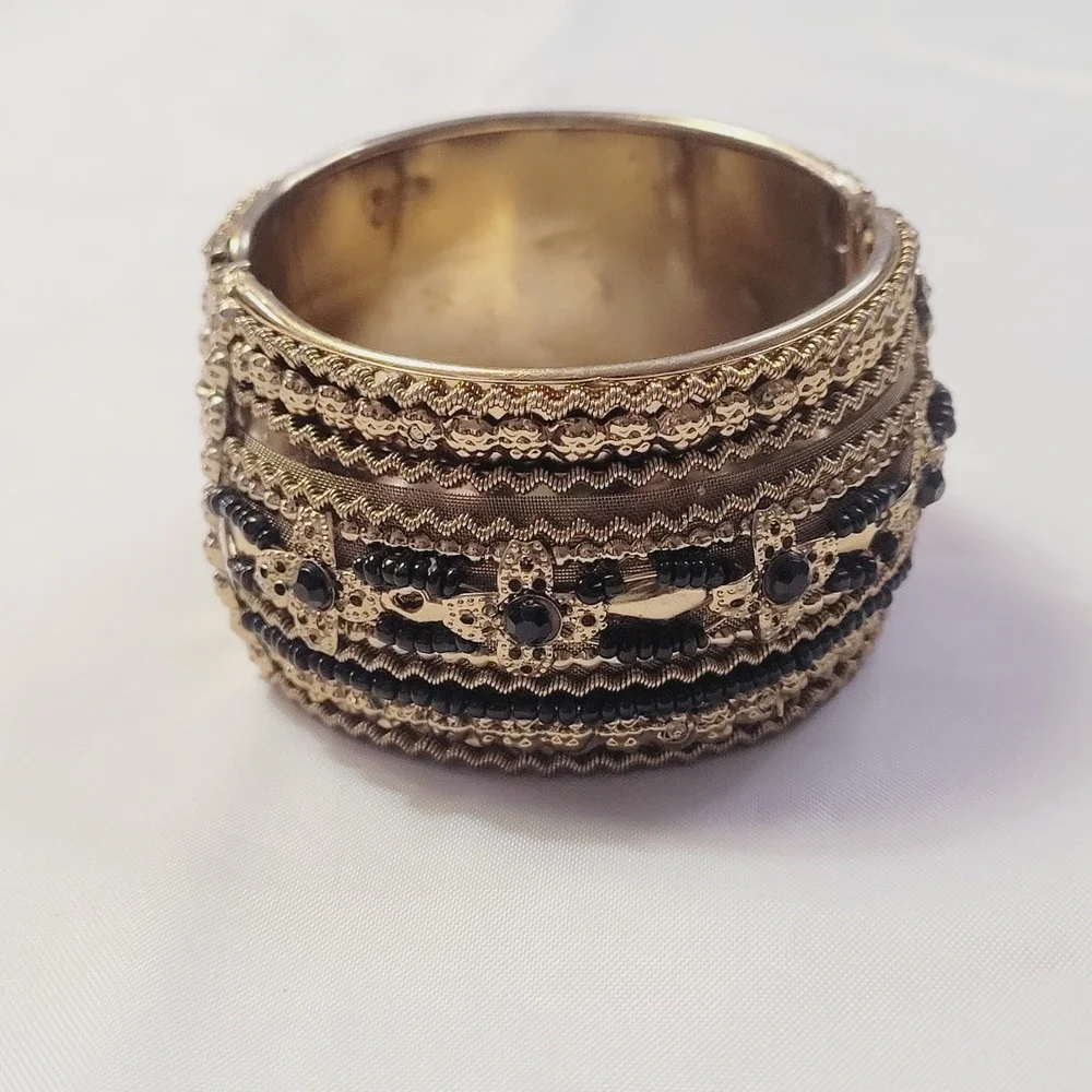 Women's Hinged Cuff Bracelet OS Gold Black Beaded Ornate Statement U13